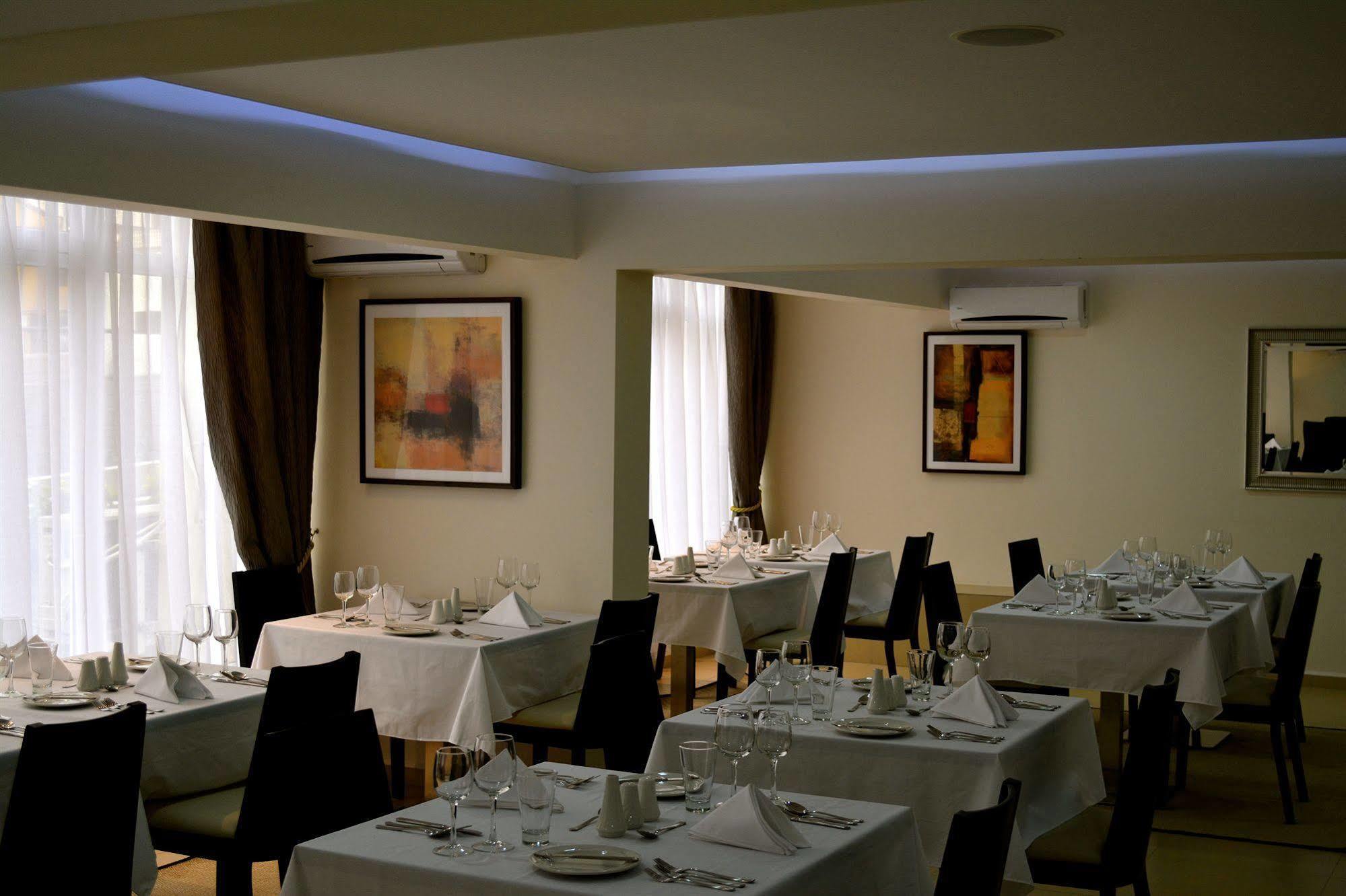 New Brookfields Hotel Freetown Extérieur photo