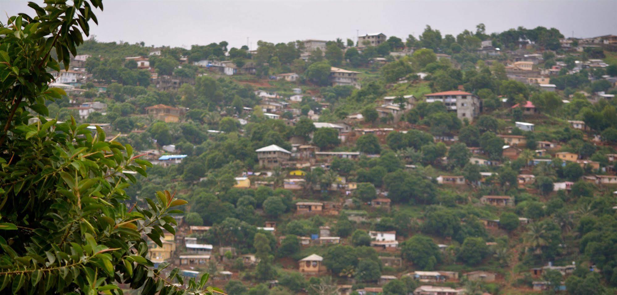 New Brookfields Hotel Freetown Extérieur photo