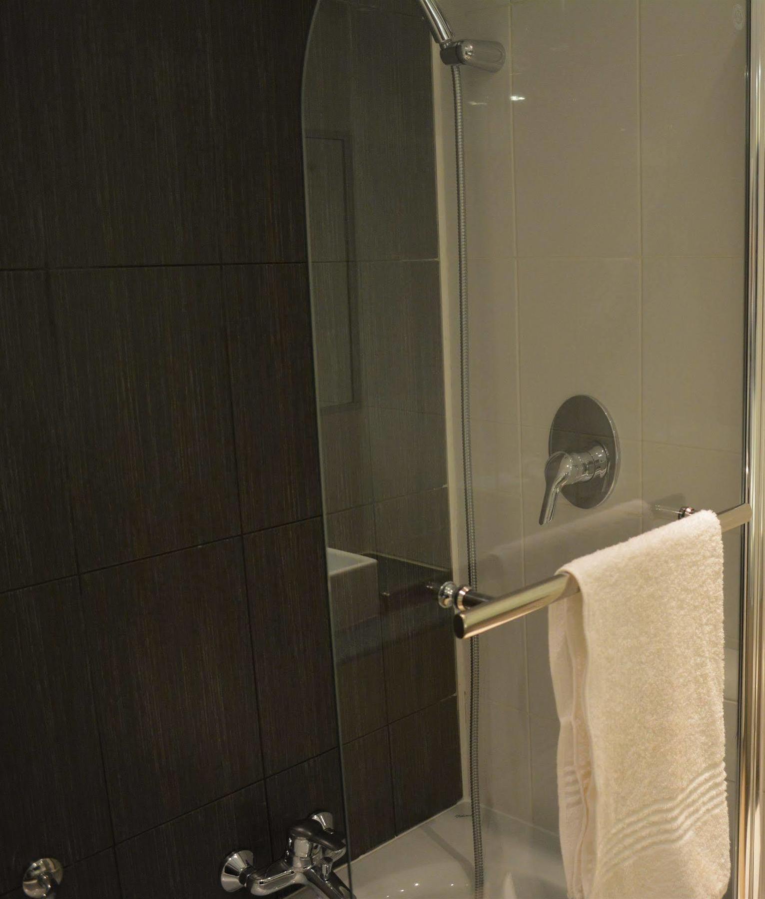 New Brookfields Hotel Freetown Extérieur photo